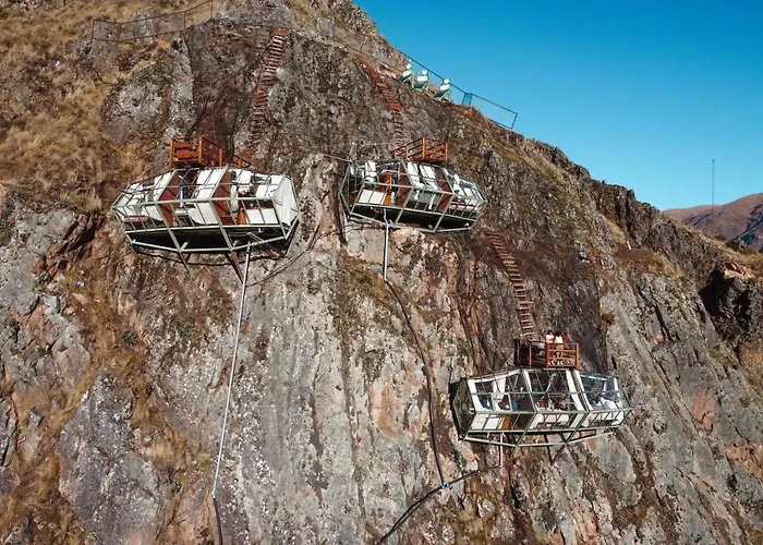 Vertical Sky Lodge Ollantaytambo
