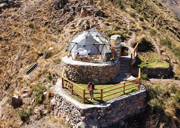 Lodge Vertical Sky Ollantaytambo