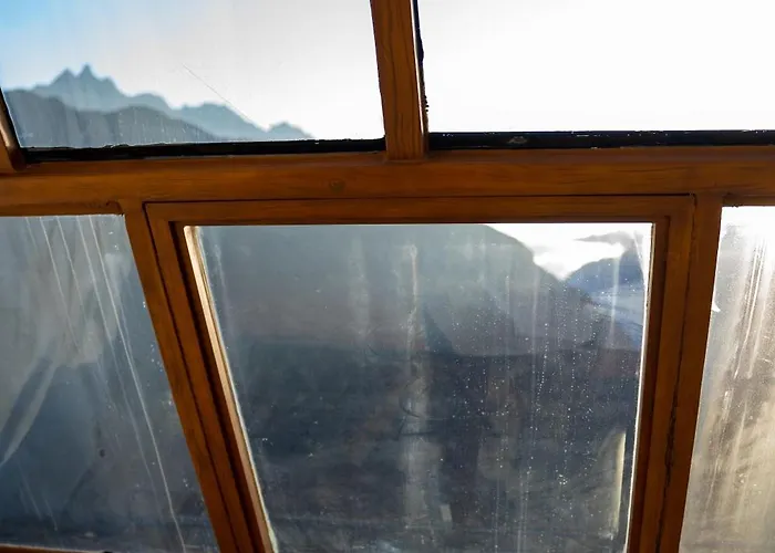 Vertical Sky * Ollantaytambo