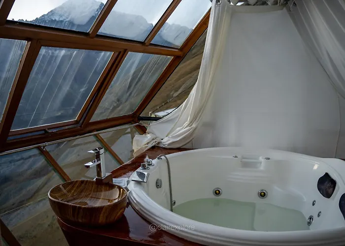 Vertical Sky Lodge *