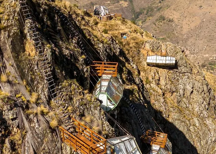 Vertical Sky Lodge Ollantaytambo